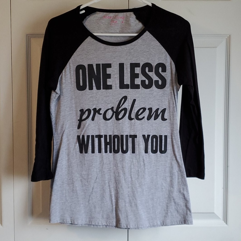 Graphic tee, quarter sleeve